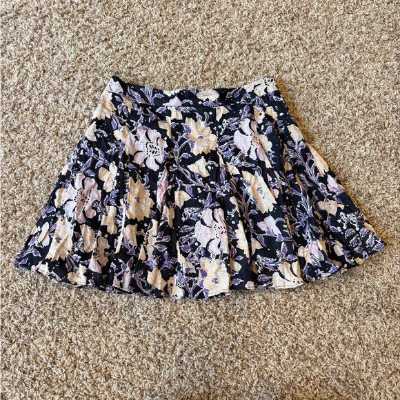 Free People Black Purple and Cream Floral Skater Skirt size 2 - Picture 4 of 7